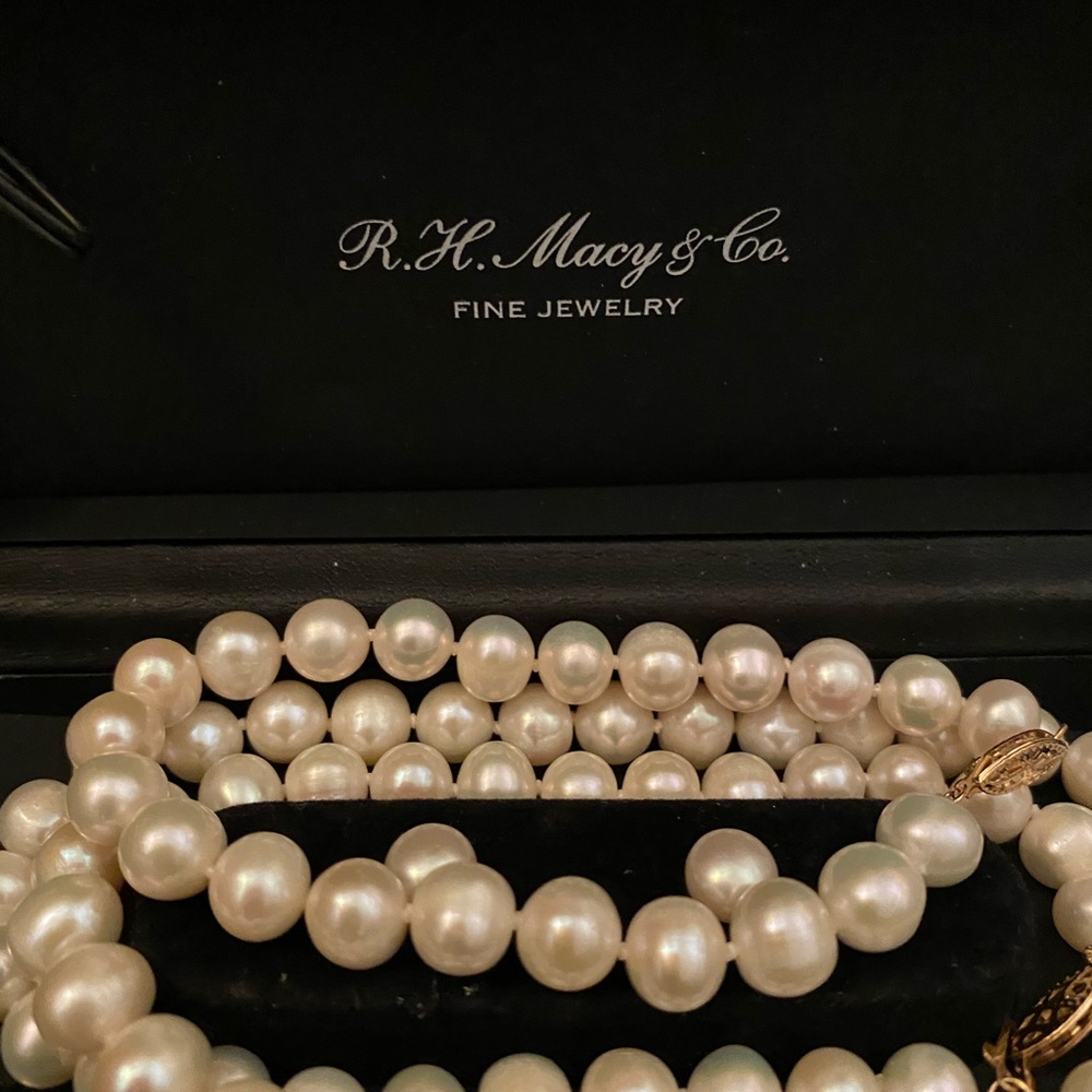 Brand new Pearl set